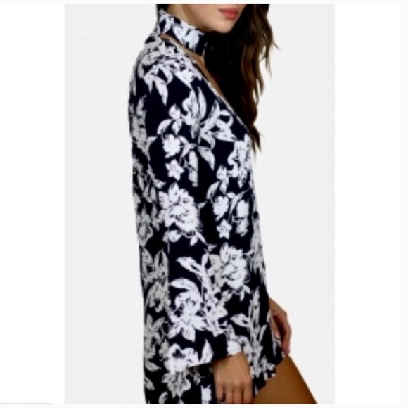 Flynn Skye Chocker Floral Mini Dress Long Sleeve size Medium - Picture 2 of 3